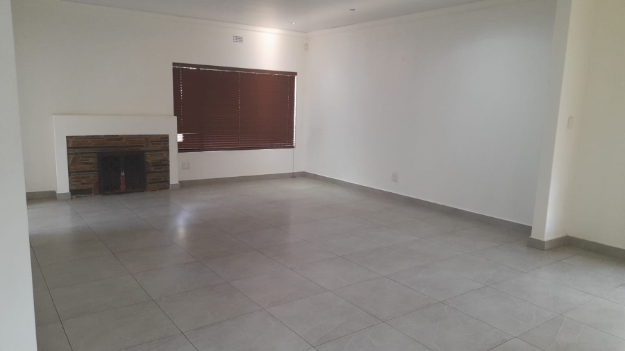 To Let 3 Bedroom Property for Rent in Flamwood North West